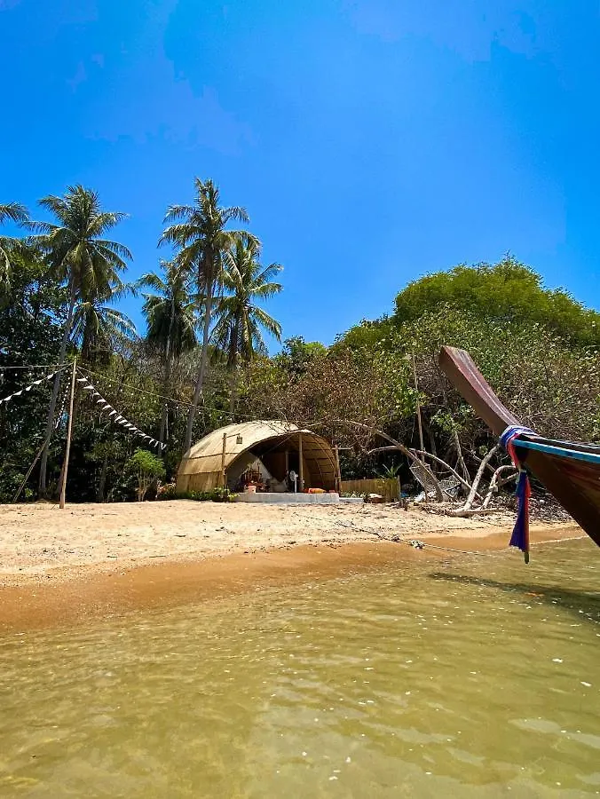 The Por Beach Ko Por Luxury tent